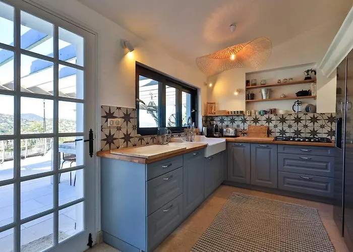 Superbe A Sainte-maxime, Piscine Et Vue - Dina *